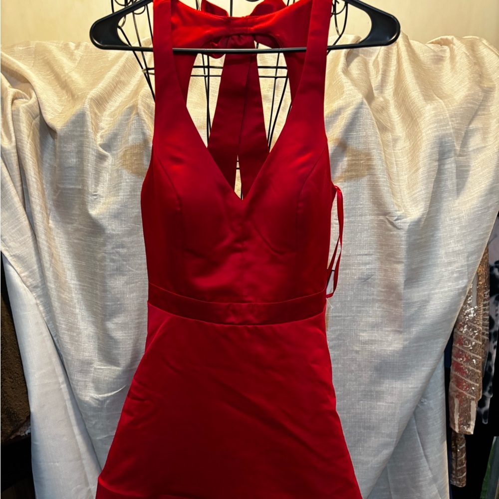 Chic Backless Red Dress